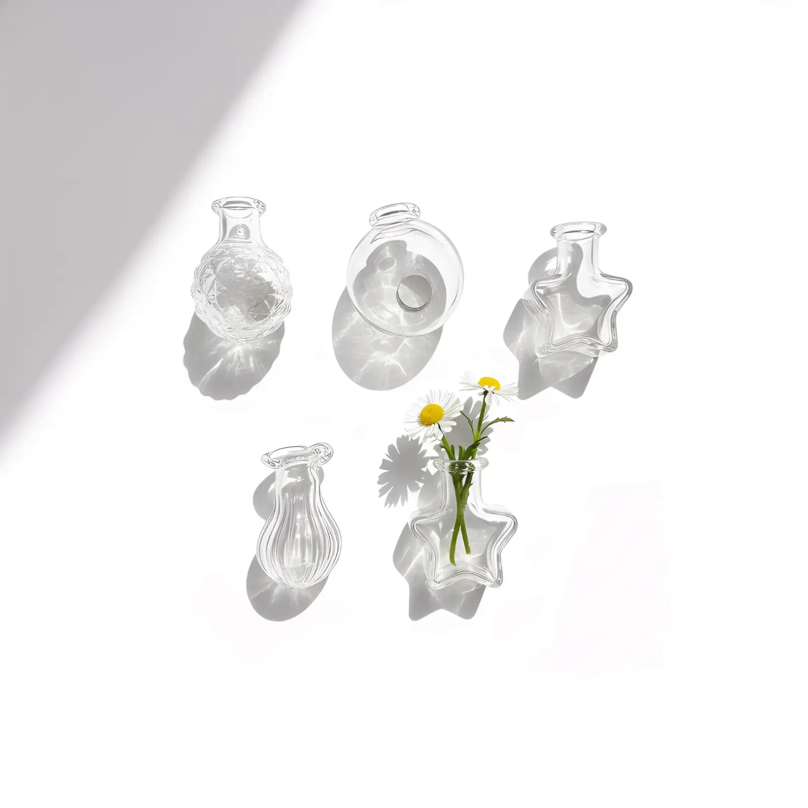 Transparent Mini Vase Fridge Magnets (8-Piece Set) - Nordic & Chinese Minimalist Style, Safe & Shatterproof Resin + Glass Decor, Perfect for Kitchen, Office & Gifts, Handmade in Jingdezhen, CN